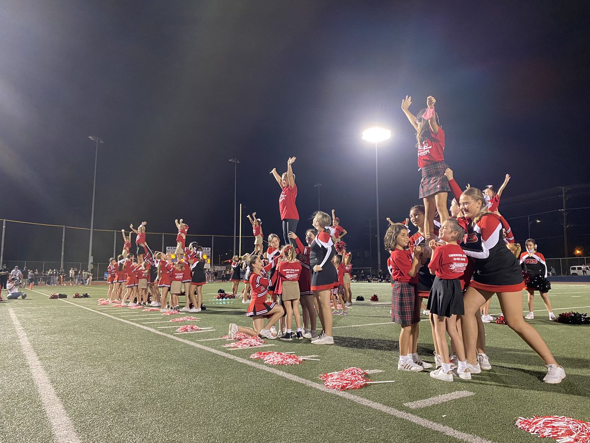 VCSAthletics's tweet photo. FINAL
Crean Lutheran: 46
VCS: 68
Bennett: 4 passing TDs, 1 rush TD
L Everett: 5 total TDs
Defense: 5 sacks (3.5 by Huezo), 2 INTs
______
#VCSFamily #CRUNITED #FEATT #GoCrusaders #VCSFootball #FamilyNight
@latsondheimer @Tarek_Fattal @myBurbankSports @jefftsports https://t.co/Xl3Bn6s93s