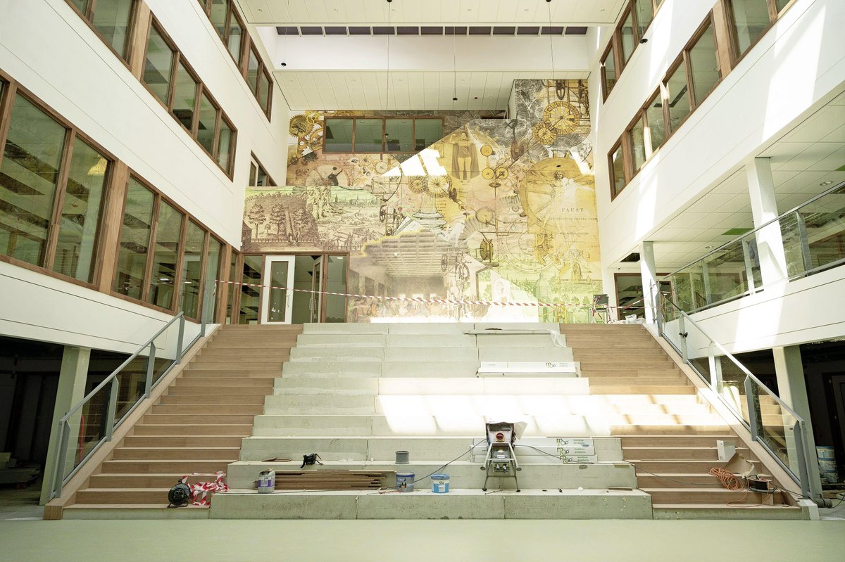 Reünie van het Leonardo college en zijn voorganger, de Rembrandt Scholengemeenschap in Leiden dlvr.it/S7LzLb