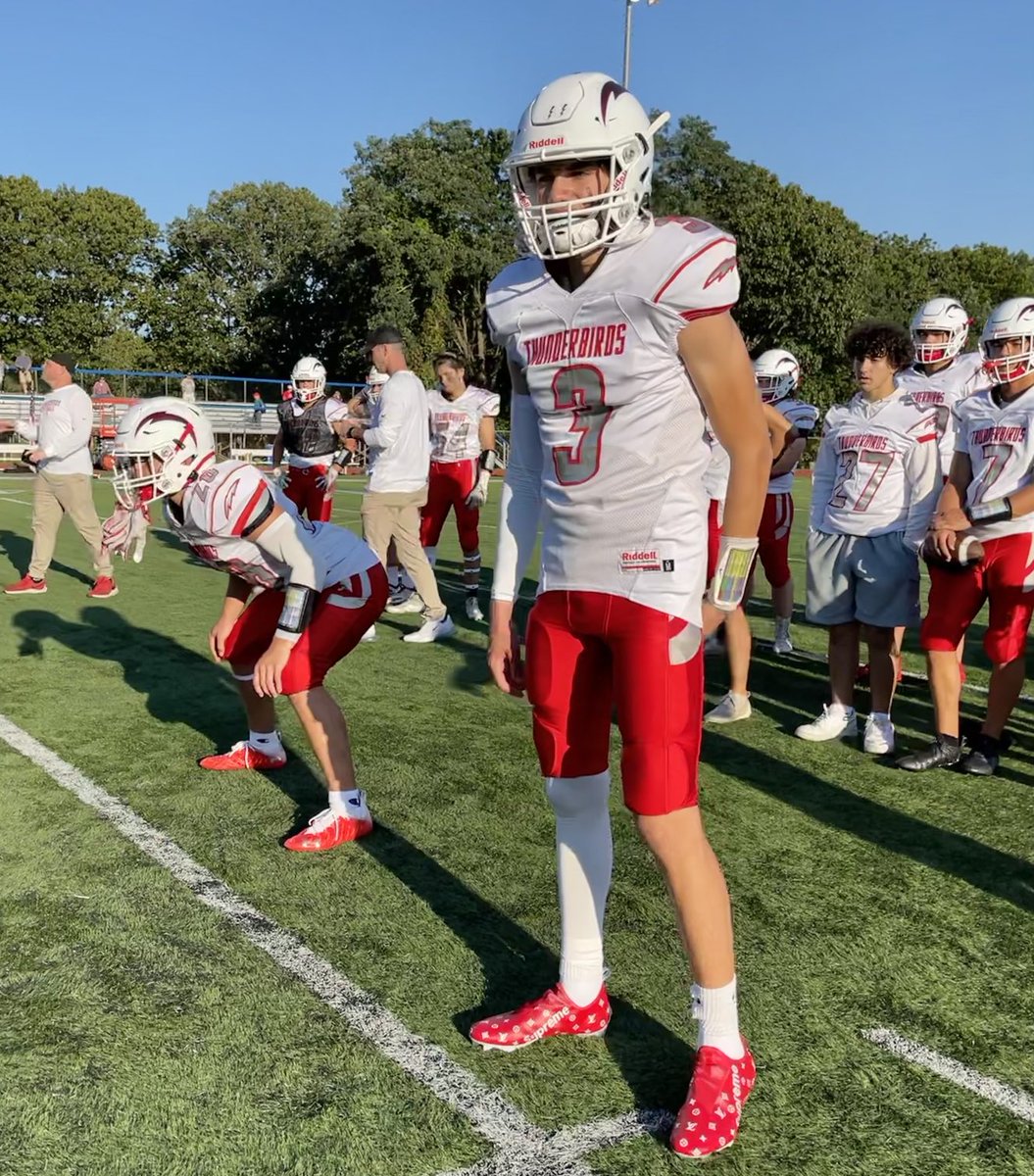 Connetquot_FB's tweet photo. What a night! 21-14! Helluva win over a tough ⁦@smithtownwestfb⁩ team. Real proud of the heart, determination, &amp; passion we played with! #TBirdNation #AintNobody 🔥 ⚡️ 🔴 🏈 ⚪️ 🦅 🔥 ⁦@NewsdayHSsports⁩ ⁦@SectXISuffolk⁩ https://t.co/91SLCIemNn