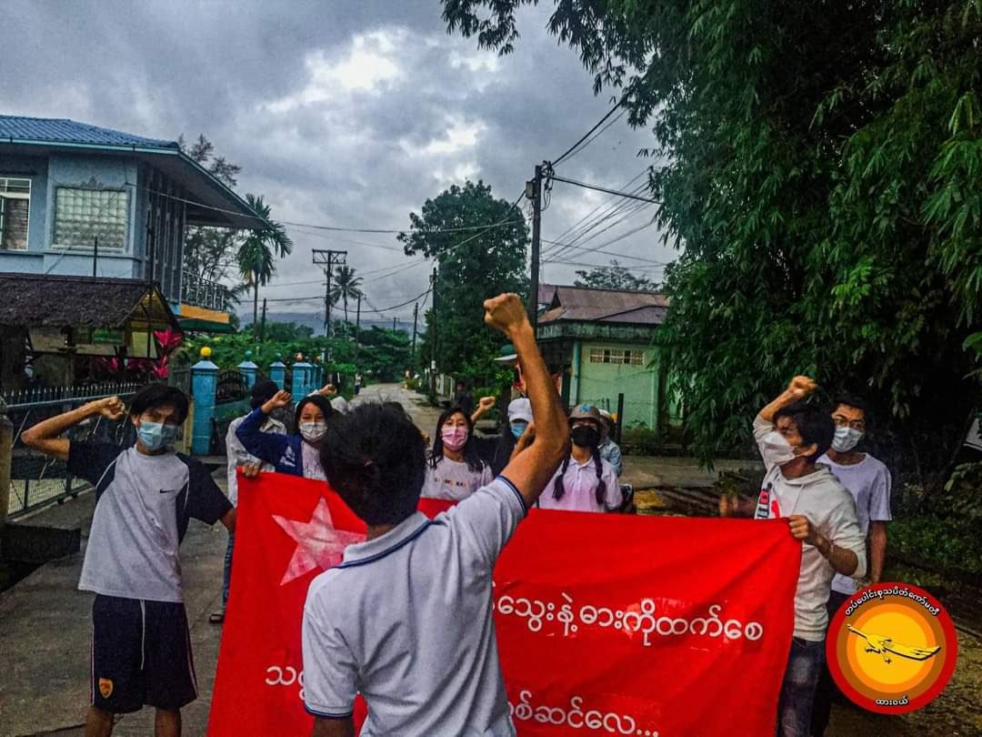 PEOPLE UNITE FOR DEMOCRACY 

DAWEI | Dawei Coalition Strike took to the streets with Guerilla Style, calling for demolition of terrotists council today. While PDF are fighting against coup, people never stay behind to support.
#UN_RecognizeNUG
#Sep11Coup 
#WhatsHappeningInMyanmar