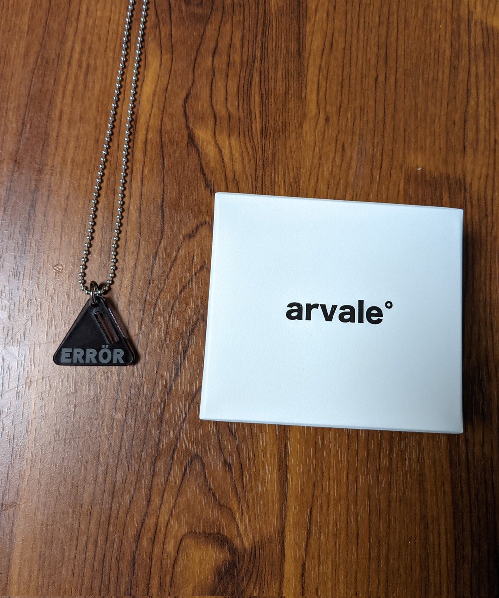 maoheiwa's tweet photo. #メトロンブログ #arvale
ついに来た🥳メトロンブログのヨッシーのネックレス😍
このペンダントつけて大胸筋をヨッシーみたいにして海に行くんや🥳
この人、お洒落すぎやし生き方もかっこええのよね😍ついでにイケメンやし長身やし筋肉すごいし🤣
そのレガシーがこのネックレスにはあると思ってる🥺🔥 https://t.co/sCAOQQZli2