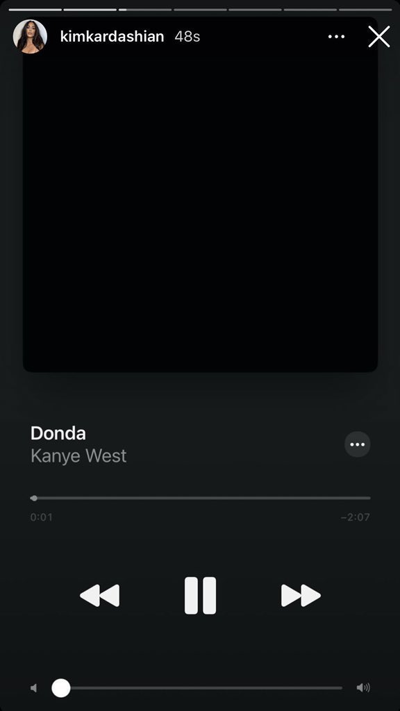 _leonferns_'s tweet photo. Proof that someone will choose something fuck all over something amazing, just to put the other person down...
#KimKardashian #DondaVsCLB https://t.co/R1aA6LcwyN