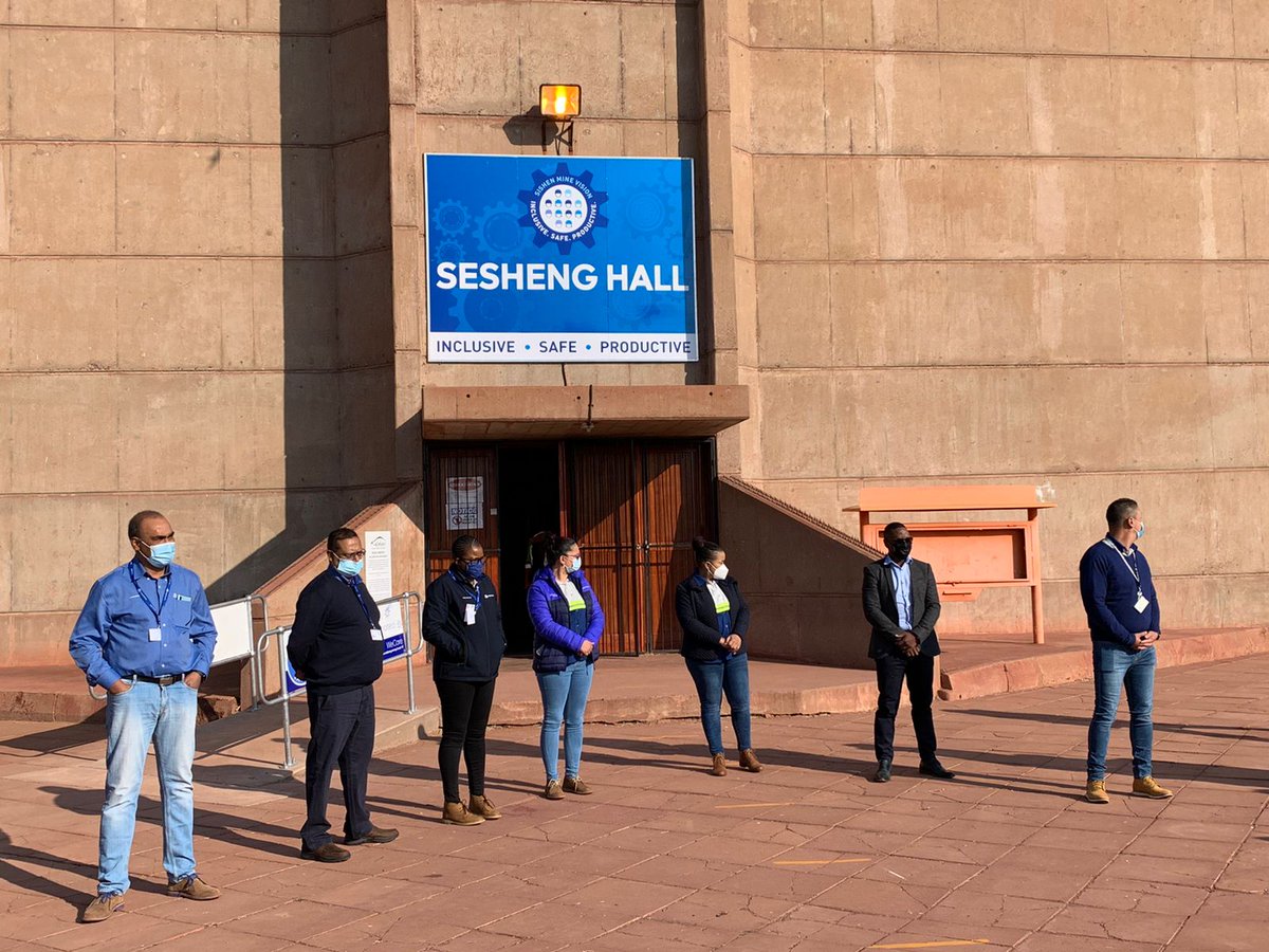 AngloAmericanZA's tweet photo. Kumba Iron Ore in partnership with members of the #AngloAmerican Tripartite Health &amp; Safety Initiative @solidariteit, @NUM_Media, @Mine_RSA &amp; @MHSC_SA are today hosting a #Covid_19 vaccination drive at our #Sishen &amp; #Kolomela operations. #ChooseToVaccinate #PlayYourPart https://t.co/oXcpsecV0z