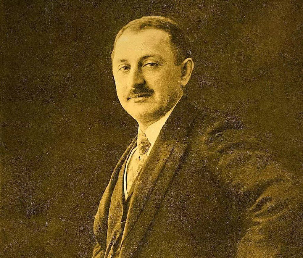 Qarabağda Azərbaycanın dövlət suverenliyini təmin edərək Xankəndində milli hərbi paradı qəbul etmiş ilk və tək dövlət adamı - Nəsib bəy Yusifbəyli.