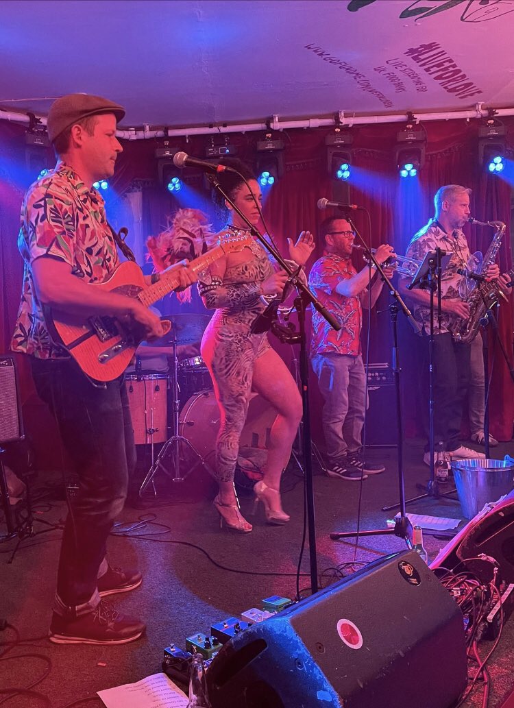 TheFontanasUK's tweet photo. Our new album is out Friday 17th September - pre order via Bandcamp or pre save here https://t.co/UdgvjO5Thk #sambarock #fontanas #movimientos #cosplay https://t.co/GfFS9Q71Y5