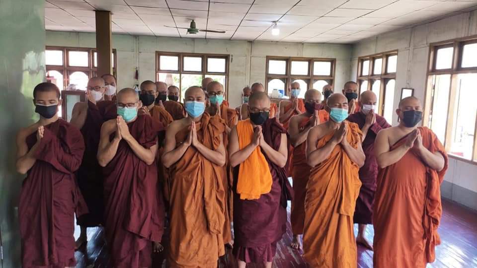 WeMustWin01's tweet photo. Buddhists monks from #Mandalay protested against Military Coup &amp; recited prayers for the safety of the people ,the immediate release of all detainees,the fall of Military Coup &amp; the fallen martyrs of Spring Revolution on Sep9, regularly.

#Sep9Coup 
#WhatsHappeningInMyanmar https://t.co/Y5Kif226m0