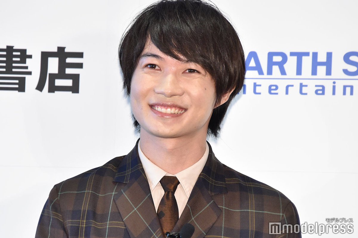 モデルプレス 写真追加 神木隆之介 第1回 次世代作家文芸賞 授賞式に出席 秋らしいチェック柄スーツで登場 受賞作家からオファー続々 数々の実写化作品に出演してきた神木の こだわり バトルしたり葛藤したり Kamiki Official