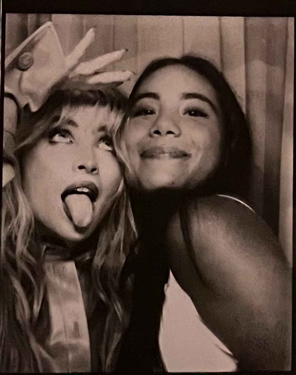 dontwantitback's tweet photo. lover girl <3 @SabrinaAnnLynn https://t.co/lAJA4JDuGT