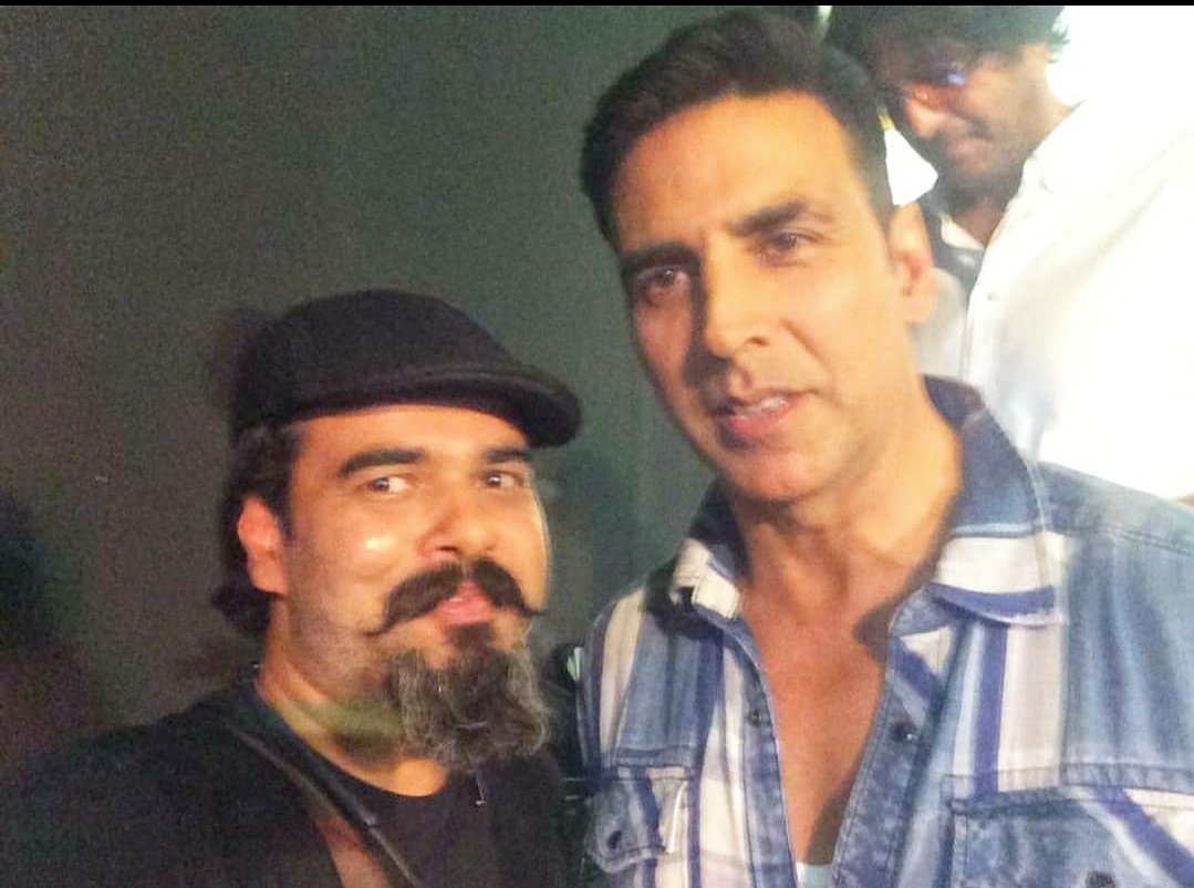 OYERJALOK's tweet photo. An Actor, Inspiration,Super fit and so much to learn from him , specially Discipline !! 
Wishing a Very happy birthday @akshaykumar Sir , Stay Blessed n Rab Rakha !! 
#HappyBirthdayAkshayKumar
#RjAlok https://t.co/MKfjfOfBE3