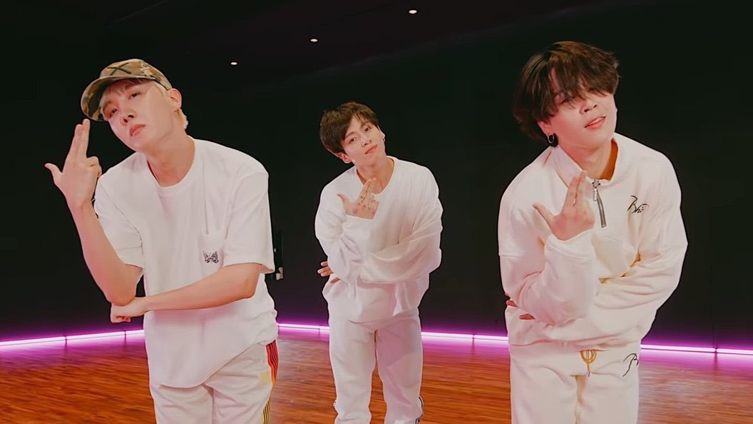 btsgaveme2wings's tweet photo. El día de hoy, los '3J' que está compuesto por los integrantes Jung Hoseok, Park Jimin y Jeon Jungkook de @BTS_twt, han realizado su COMEBACK con un NUEVO video, dónde le han enseñado a ARMY una especial coreografía de la ICÓNICA canción títulada Butter (ft. Megan Thee Stallion). https://t.co/MR8NahOFRw