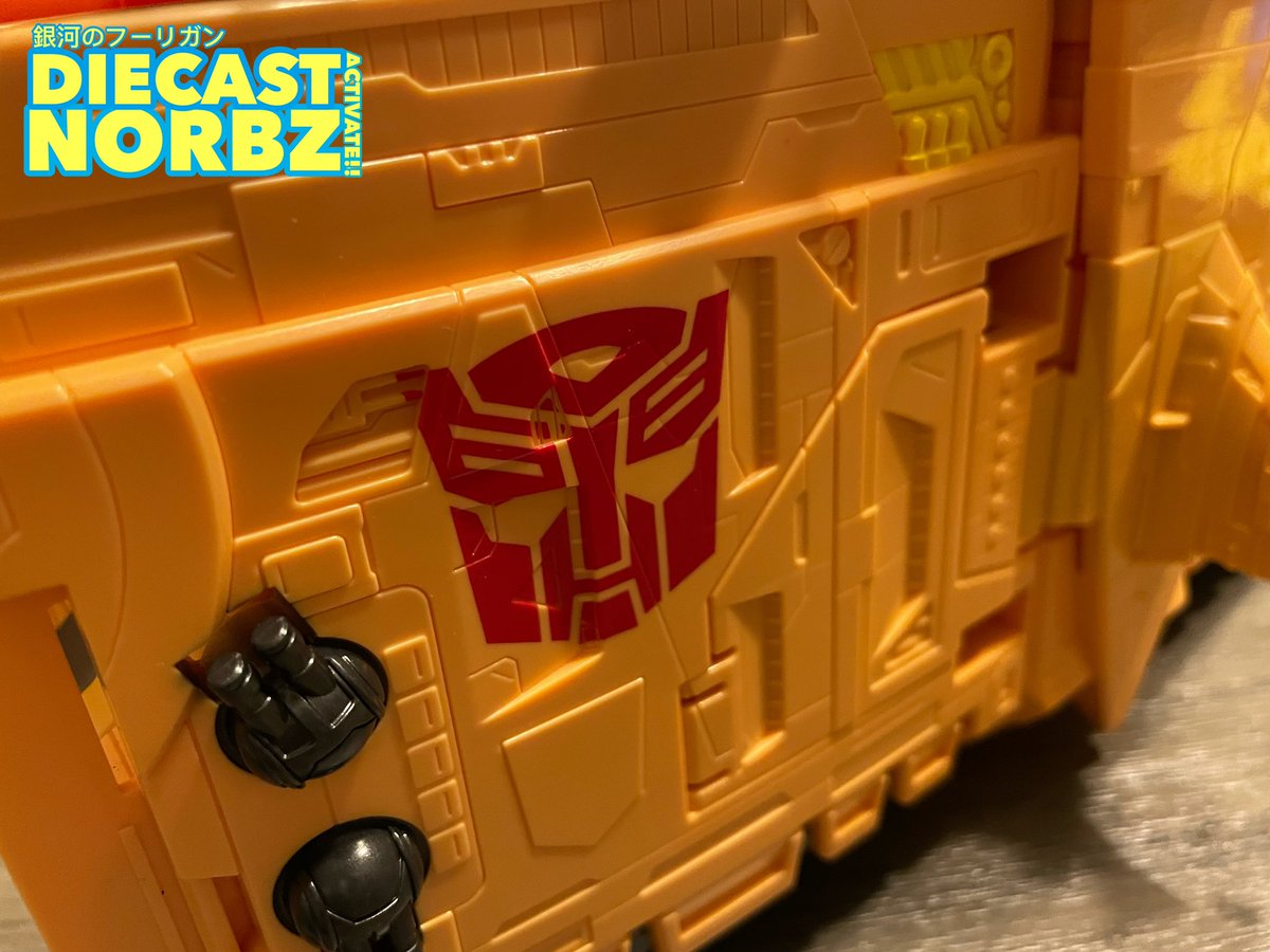DIECAST_NORBZ's tweet photo. Isn’t it beautiful! 😌💯💯
#diecastnorbz #diecastnorbzactivate #galactichooligan #銀河のフーリガン #activate #transformershooligan #TransformersHooligans #Transformers #トランスフォーマー #KINGDOM #TRANSFORMERSKINGDOM #THEARK #AUTOBOTARK #AUTOBOTS #AutobotSTRONG https://t.co/cVWHTRHi9o