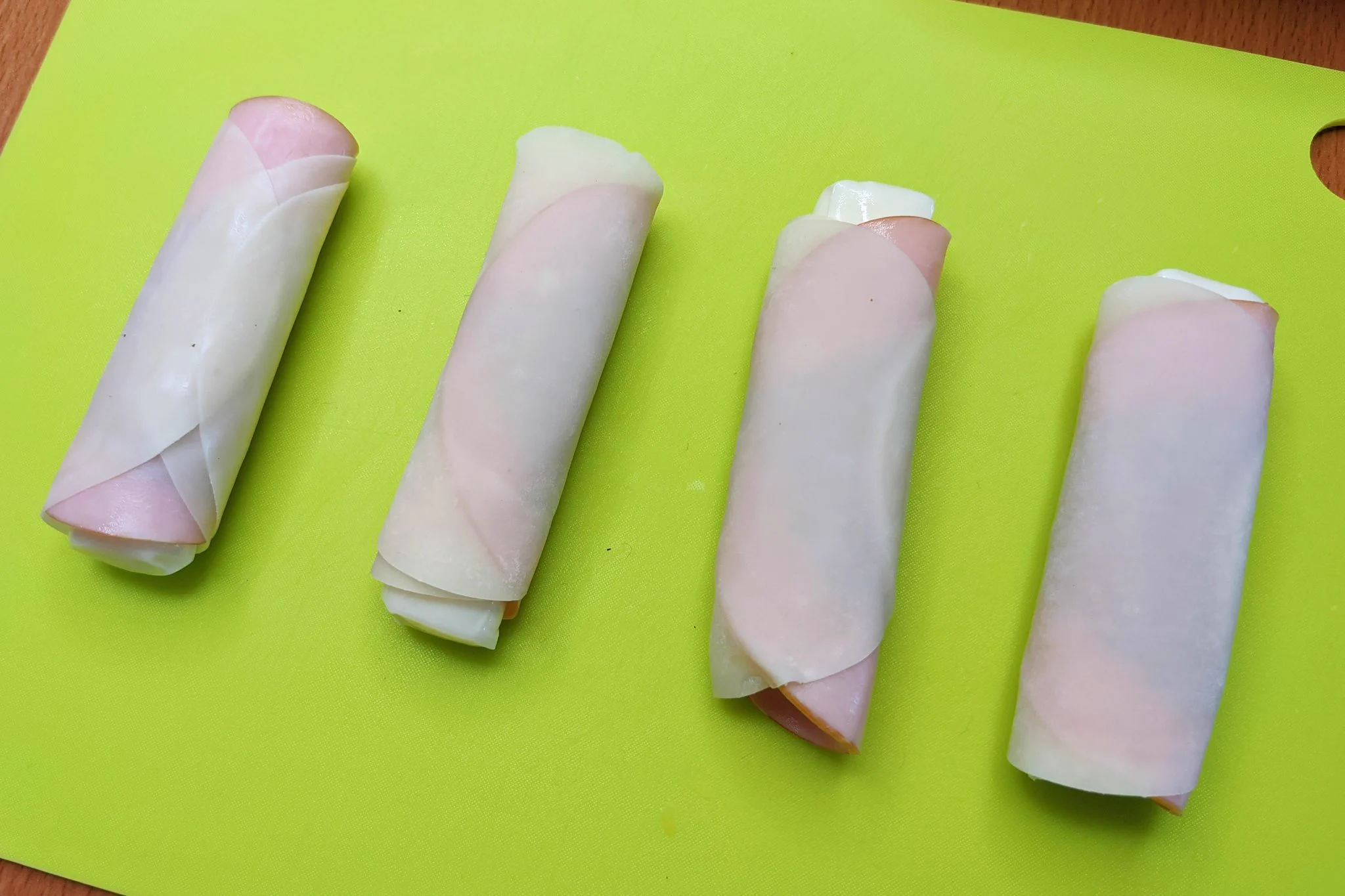 これならお手軽&簡単に作れそう！餃子の皮を使ったブリトー風アイデアレシピ！