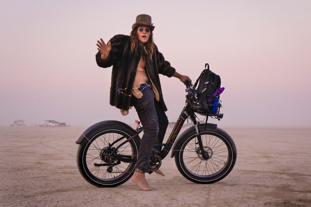 OurTownReno's tweet image. #iloveyou Classic #notburningman photos on the Playa by Carley Olson for #ourtownreno #burningman2021 without the official organization but with free entry instead was the original spirit revived?