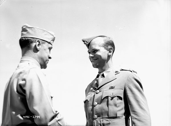 6thairborne's tweet photo. #OTD 12th September 1942 Colonel G.P. Howell Commanding Officer Fort Benning presents Jump Wings to Capt. C.F. Hyndman, Medical Officer #1stCanadianParachuteBn #ExCoelis #RCAMC https://t.co/nl0Izynf6i