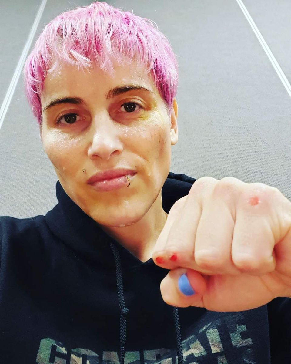 AlanaFeral's tweet photo. Burning the midnight oil

#ladyferal #girlslikeus #hardfemme #girlswhofight #transathlete #transathletes https://t.co/wehIMM0PAW