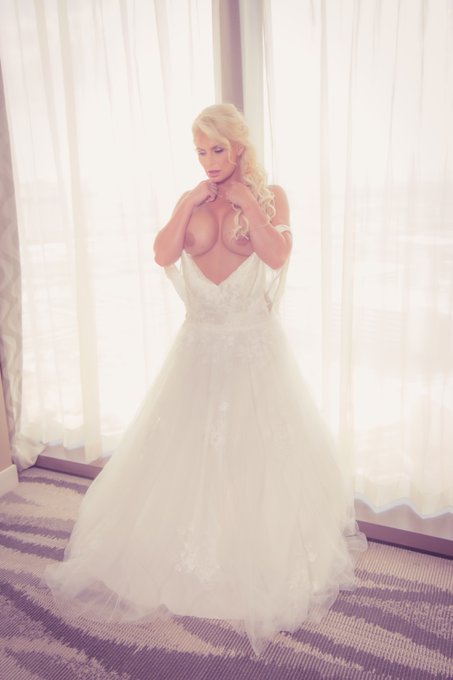 For my 40th birthday coming up in 2 weeks I promise to love myself and be happy no matter what https://t<a href="/tag/newprofilepic"class="tags"><span>#newprofilepic</span></a>