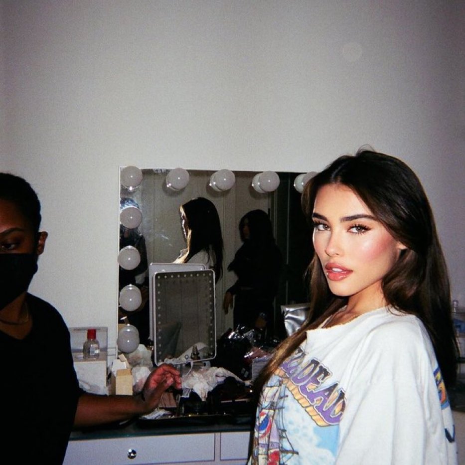 Madison Beer Updates tweet media