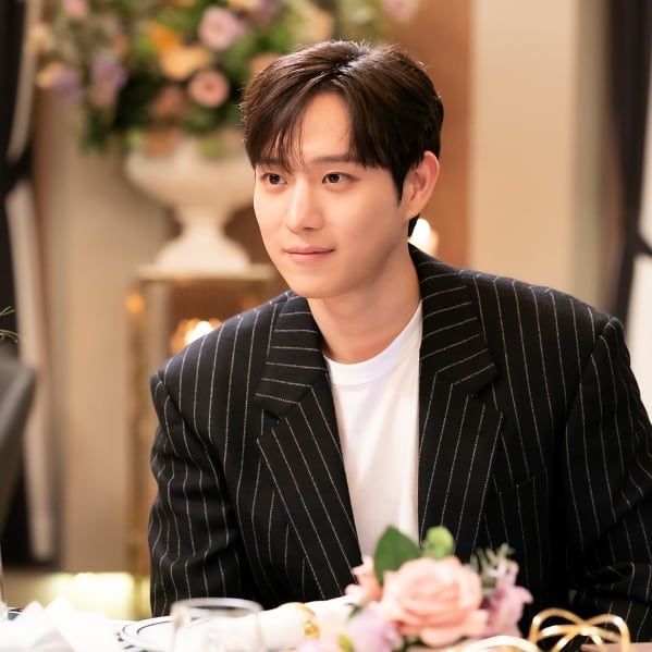 Page_KPDK's tweet photo. Adududu gemess bangett ya #ByeLogan
#Parkeunseok Instagram update π
#Penthouse3Finale
#ννΈνμ°μ€3 #κΉνμ #κΉμλ #baerona #rona #seokhoon #kimhyeonsoo #kimhyunsoo #kimyoungdae #seokrona #seokhoonrona #seokro #penthouse #penthouse2 #penthouse3 https://t.co/DbNFHjIbiQ https://t.co/jXL6VzvA88