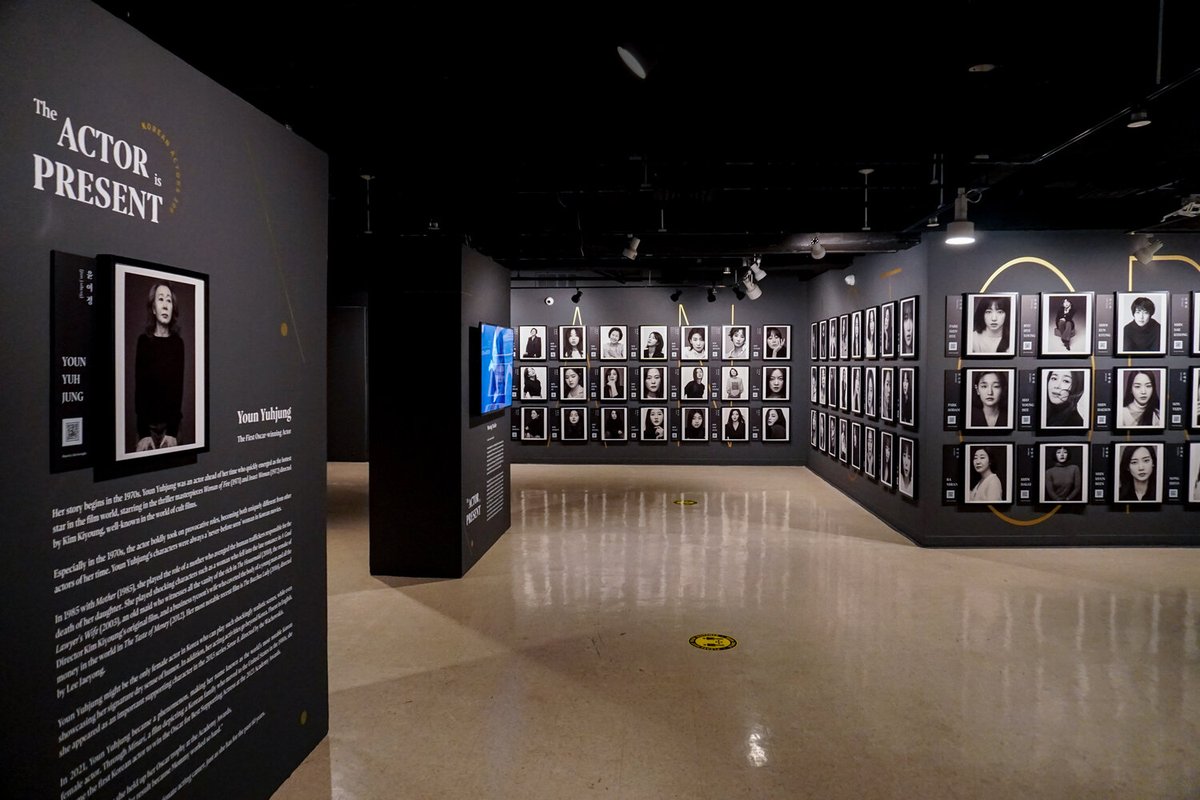 ShinHaeSunth's tweet photo. #KoreanActors200 Gallery Korea at the Korean Cultural Center New York

Exhibition Dates: September 8 - October 6, 2021
https://t.co/tC04YaAZYM

#ShinHaeSun  #신혜서 #TheActorIsPresent #ชินฮเยซอน https://t.co/LzEArhHMhB