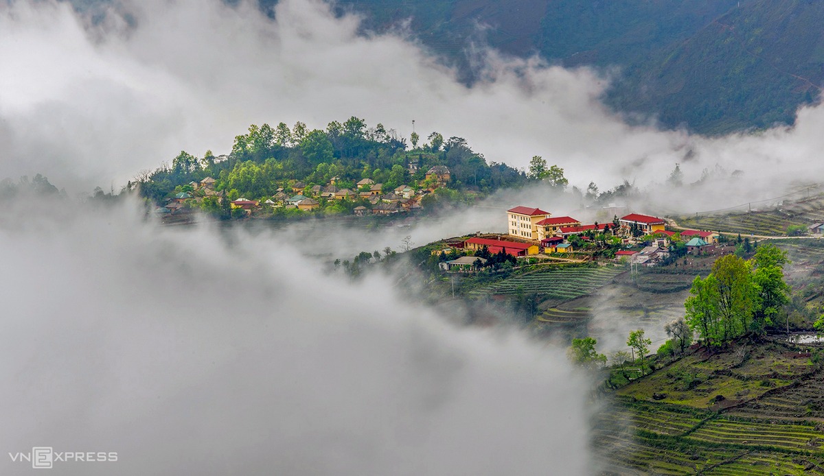vietmountains's tweet photo. 10 destinations to beat the summer heat in Vietnam
With summer temperatures reaching up to 37 degrees Celsius in many parts of Vietnam, here are some suggestions for those seeking shelter from the heat.
Detail: https://t.co/p3VsWv3StQ
#vietmountains #mountain #nature #hiking https://t.co/NQ7H2iqiUL