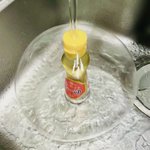 かっけぇ。ラー油が溢れたので洗おうと思ったら「SF的バリア」が発現した。