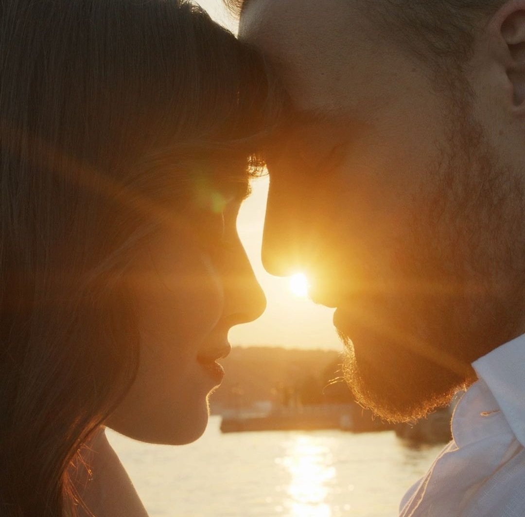 Final bölümüyle ekrana gelen SÇK dünya rekoru kırdı! 
#sonkezsençalkapımı etiketine 8,8+ milyon tweet atılarak 'Dünyada hakkında en çok konuşulan ve tweet atılan dizi' ünvanının sahibi oldu... 
Rekorun daha önceki sahibi dünyaca ünlü #GameofThrones (7,8M)
#SenÇalKapımı