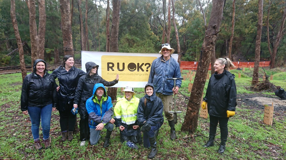 The <a href="/PeelHarveyCC/">PeelHarveyCC</a> team had a great time at todays <a href="/LandcareSJ/">Landcare SJ</a> #RUOKDay planting event! #PeopleWorkingTogether