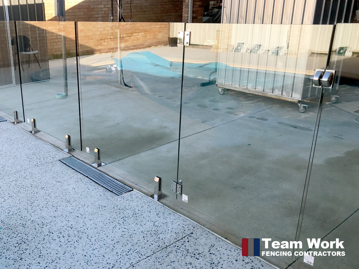 TeamWorkFencing's tweet image. Frameless glass pool fence supplied and installed in Ballajura, WA. #Perth #Bunbury #PoolFencing #FencingContractorsPerth