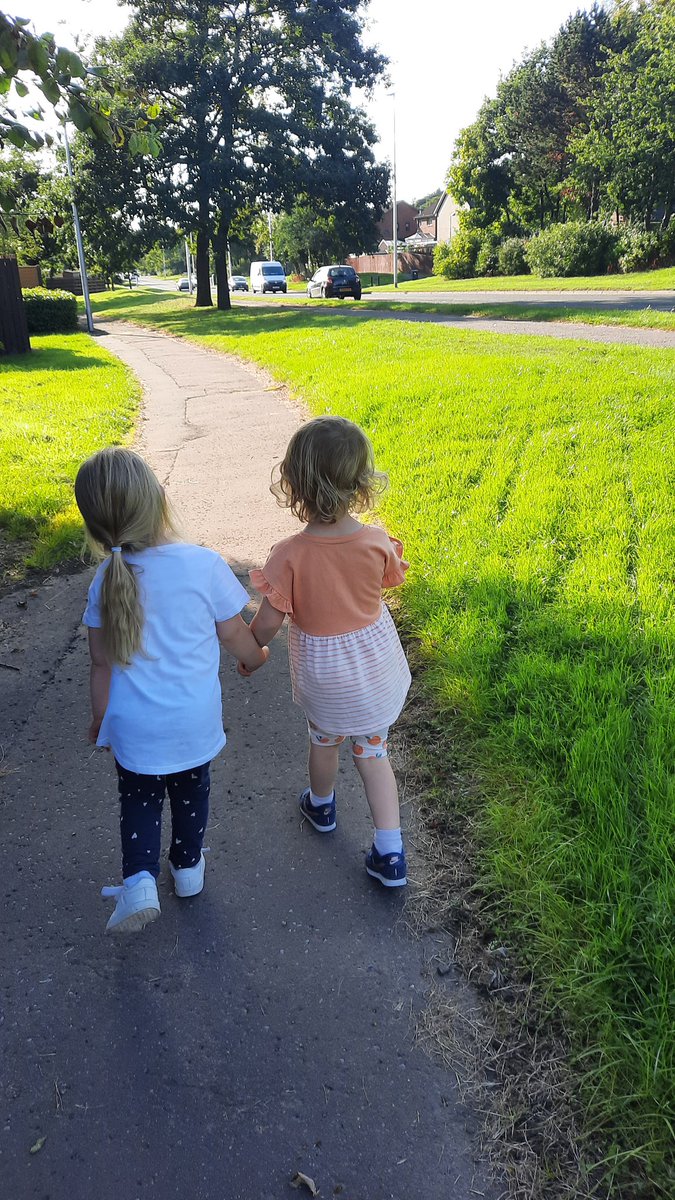andimowatt's tweet photo. Could these two be any cuter walking home from nursery 😍 @DeansNorth #besties #nursery https://t.co/SaCrx9WW89