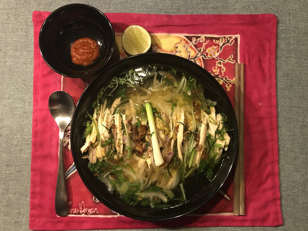 lunanguyenart's tweet photo. Skillshare #vietnamfood #beststreetfood
Beef pho #cooking #onlineclass
https://t.co/AV5ACPIZVy
Chicken pho #healthycuisine #asianfood
https://t.co/ZCQmYAQHs0
#lunanguyencooking #hanoian #thebeautyofcooking #learntocook #cookinginstructor #artofcooking #streetfood #recipes https://t.co/qpTzj8UbKj