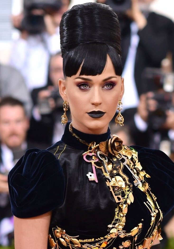 hudson_bloom's tweet photo. KatyCats, pray with me:

                    🕯     🕯
           🕯                        🕯
                Katy Perry at
       🕯   The MET Gala     🕯
                       2021
           🕯                        🕯
                    🕯      🕯

@katyperry https://t.co/RTL8KHZcLZ