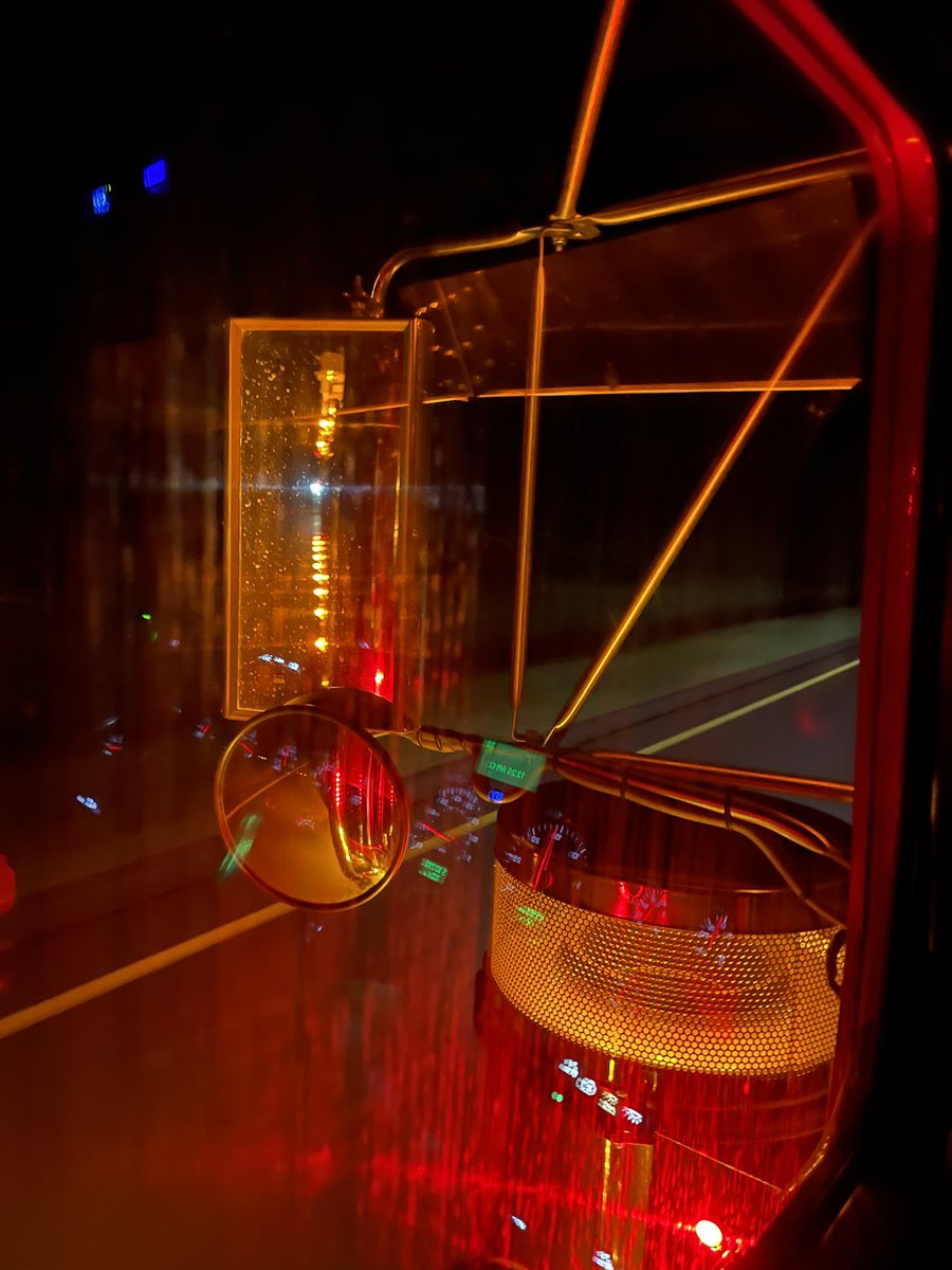 TrkerBruce81's tweet image. Nothing like burning up the midnight oil in Southern Mississippi 🤙