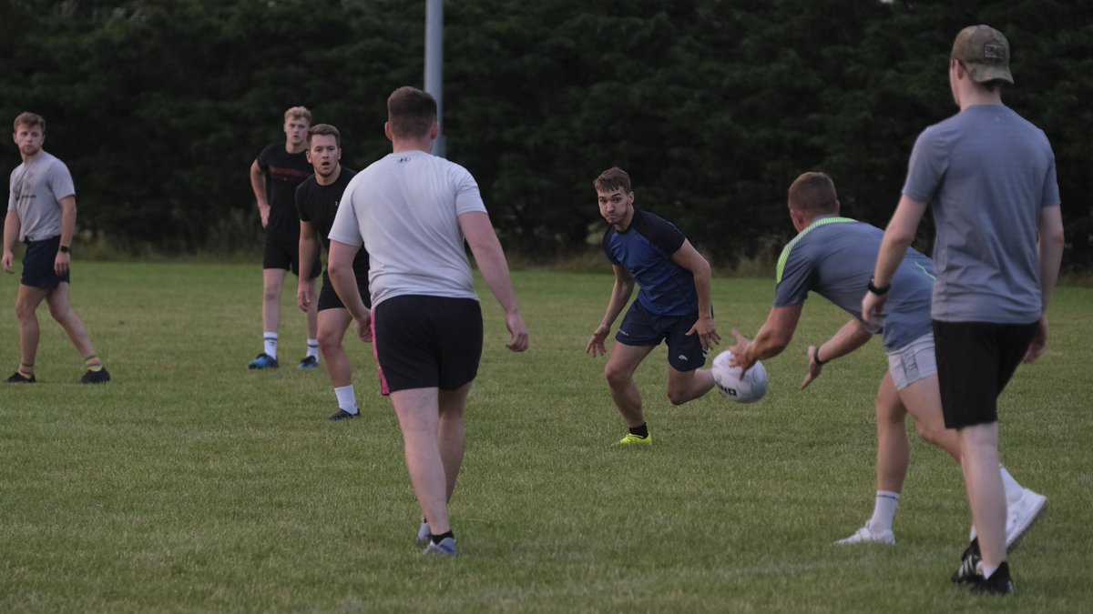 Fancy some Friday Night Rugby?

💪 Wildboys &amp; Outlaws intra-club game
😀 Touch Rugby (@TheTouchUnion)
⏰ 7pm
📍 Kingsey Road
🍻 @CBeershed open!

More details 👉 chinnor-rfc.com/news/join-us-f…

📸 <a href="/SnapzmanUK/">Simon Cooper</a>