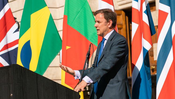 At @tradegovuk we now have the largest network of Prime Minister’s Trade Envoys ever!

Great to welcome, with <a href="/trussliz/">Liz Truss</a>, existing Envoys and new ones to the department yesterday.