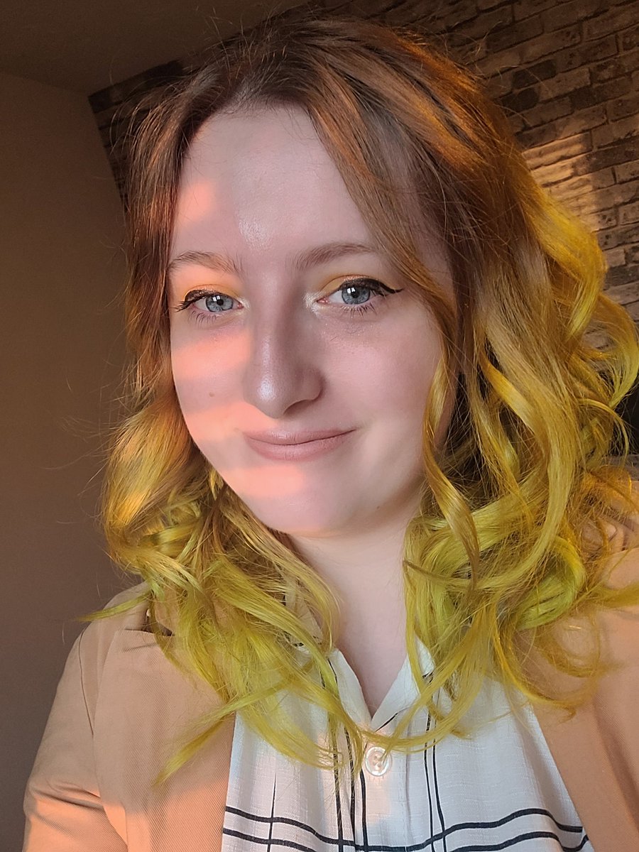 sialynce's tweet image. Good morning Twitter, on my way to London for #stackfest at this early hour 😳