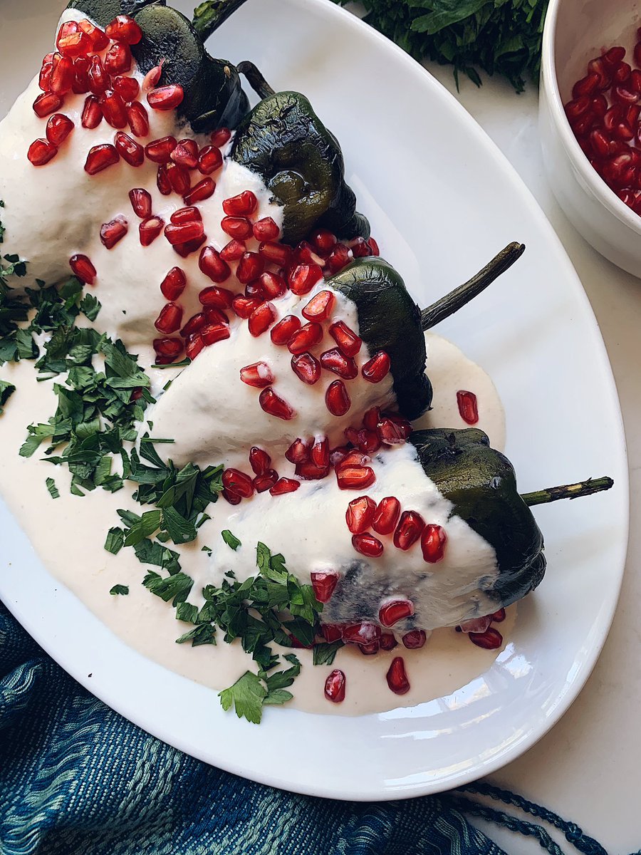 #ChilesEnNogada is one of my favourite #Mexican dishes to cook. I love making them every year. They are #delicious &amp; #beautiful the recipe is on my blog mexicanfoodmemories.co.uk/2015/09/17/chi…
