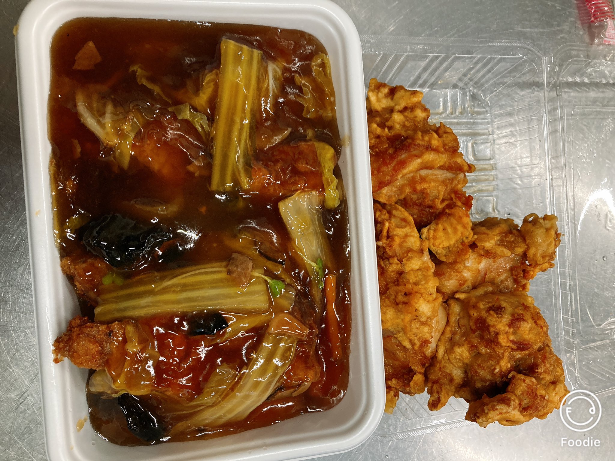 釧路ラーメン 火の車 お客様に 肉玉 は 予約制なんでしょ と聞かれますが 予約制ではありません ただ事前にdmして頂けたらあまり待たずに買えますよって事です 直接買いに来て頂いても大丈夫です 混み具合で直接だとお時間頂く場合は