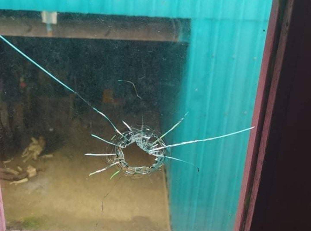 Crystal40212597's tweet photo. SAC’s heavy artillery shells landed on a house &amp; some houses were damaged due to gunshots in Hakha city, Chin State around 1am. #DefensiveWarForDemocracy #Sep9Coup  #WhatsHappeningInMyanmar https://t.co/nYJqs4yItH
