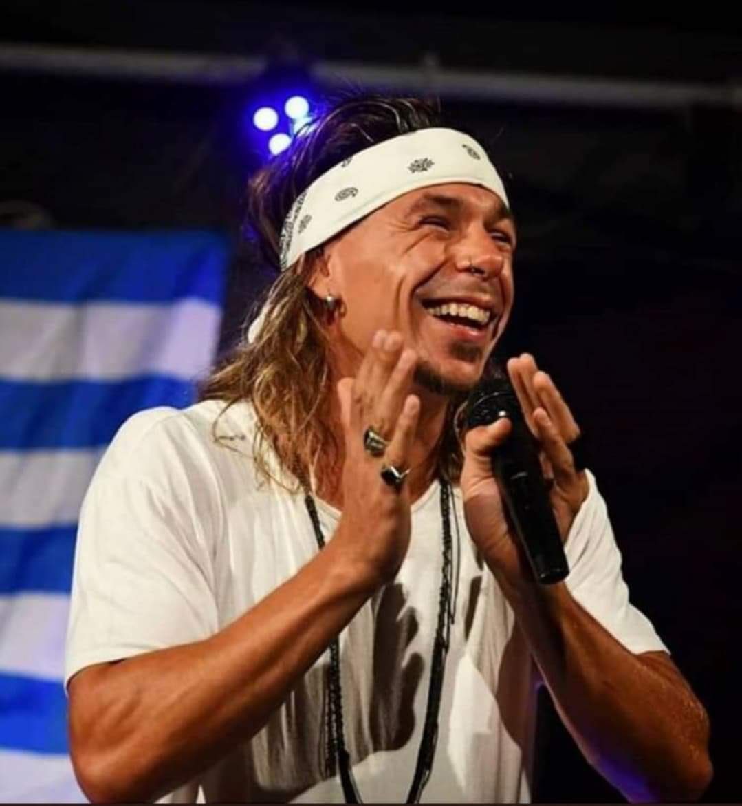 DenisBrogniart's tweet photo. 1an… 1 an déjà que tu es parti Beka! J’ai l’impression que c’était hier tant tu es présent au quotidien dans nos vie. Pensées très amicales pour sa maman Annick, son papa Samir, sa sœur Elodie et son frère Hugo. Ton sourire communicatif irradie nos cœurs! #pourbertrandkamal https://t.co/XEXujshL5K