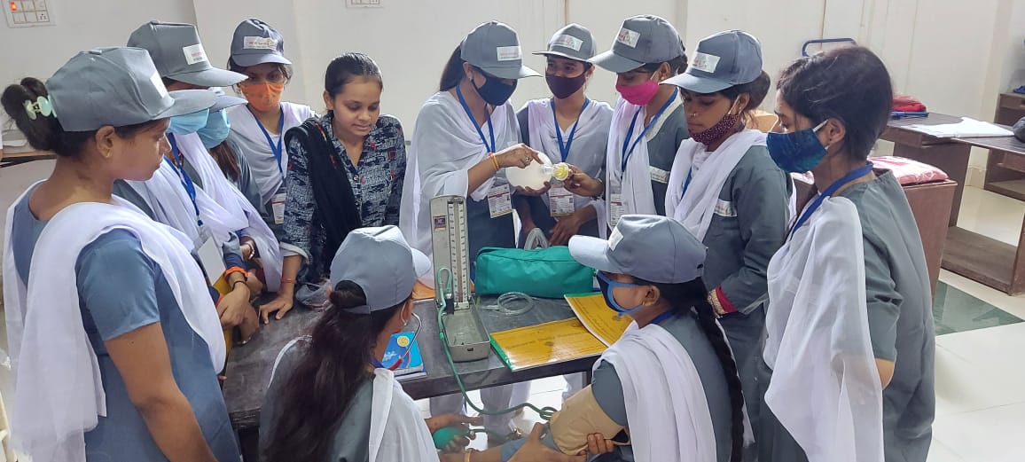 उत्तर प्रदेश कौशल विकास मिशन की सहायता से जनपद औरैया में हेल्थकेयर सेक्टर में जनरल ड्यूटी असिस्टेंट की ट्रेनिंग प्राप्त करती बेटियां।

<a href="/UPGovt/">Government of UP</a>  <a href="/myogiadityanath/">Yogi Adityanath</a>  <a href="/dpradhanbjp/">Dharmendra Pradhan</a>  <a href="/Rajeev_GoI/">Rajeev Chandrasekhar (Parody)</a>  <a href="/MSDESkillIndia/">Skill India</a>  <a href="/KapilDevBjp/">Kapil Dev Aggarwal</a>  <a href="/74_alok/">ALOK KUMAR</a>  <a href="/kunal_silku/">Kunal Silku</a>