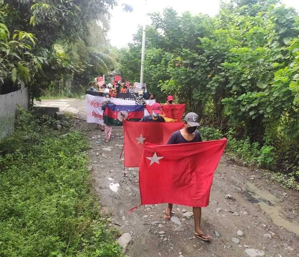 2021Revtweets's tweet photo. Protesters from Kalemyo marched on the streets to overthrow Genocidal Military this morning.
#DefensiveWarForDemocracy
#Sep9Coup 
#WhatsHappeningInMyanmar https://t.co/Zb3T9U8xnL