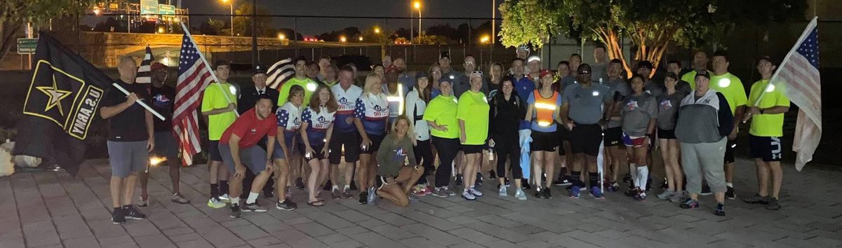 Team <a href="/UPS/">UPS</a> kicked off the @911PromiseRun at 5 a.m. My daughter woke up at 3 a.m. to take me to the Pentagon and cheer us on during the first leg of the relay. ❤️ Pretty inspiring to run with the Flag of Honor past the Lincoln Memorial and the U.S. Capitol! #UPSwillneverforget