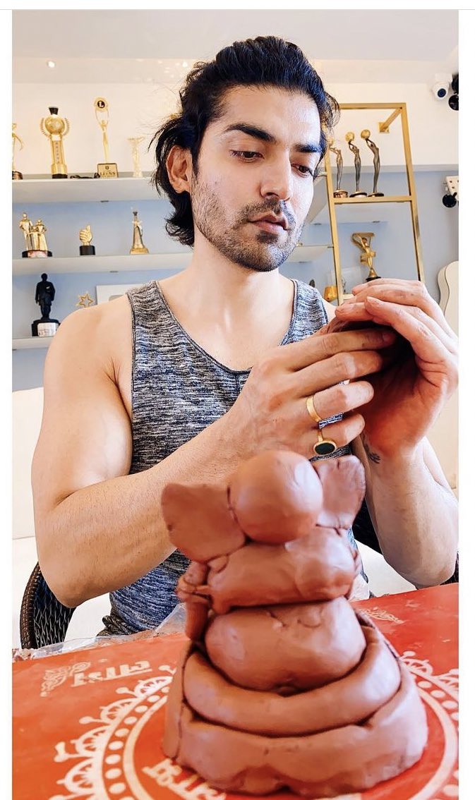 This feeling is priceless.. 
Making my own Bappa 🙏🏻♥️
.
#ganpatibappamorya