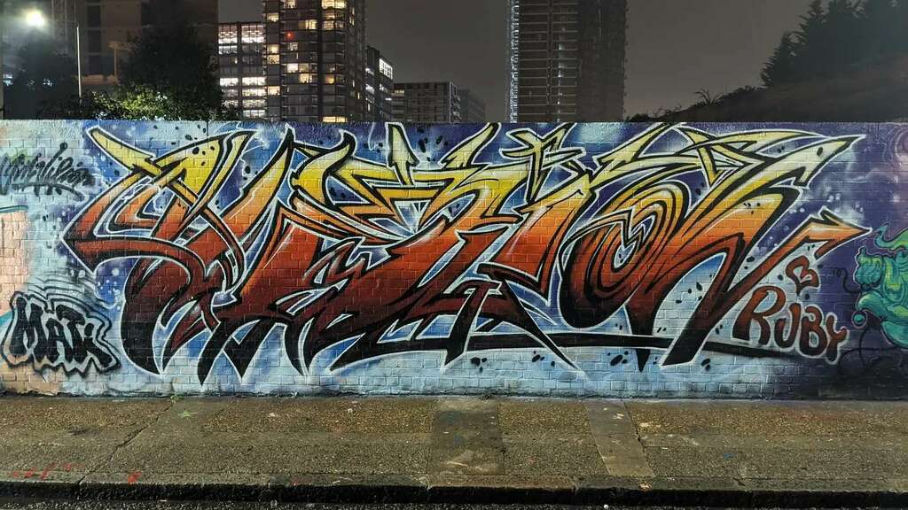 Late night paint session with the elusive Zadok and Traffic

Bigup Tony,Steve Larry and Henry for cruising by.

#graffiti #nightmoves #jimvision #zadok