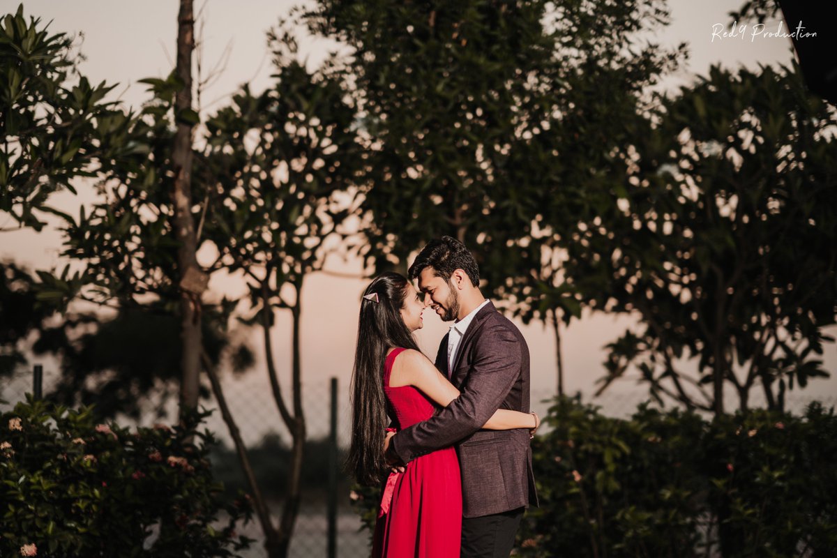 Red9production's tweet photo. “I need you like a heart needs a beat.”
#preweddinginspiration #preweddingshoot #prewed #couplestravelgoals #couplegoal #travelphotography #fearlessphotographer #explorepage #red9production #photoshoots #weddingnet #prewedding #wedzo #travelblog #couplesgoals #ootd  #wedmegood https://t.co/z2kVhYSCdg