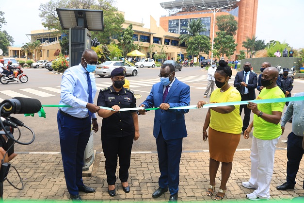 RwandaInfra's tweet photo. Today, Minister @claverGatete together with other officials launched Guraride public bike sharing transport system in @CityofKigali . GURARIDE is a Rwanda-based green e-mobility public bikeshare transport system company committed to the sustainability of micro mobility in Africa. https://t.co/1siC7IkbfG