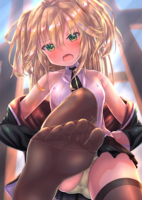 踏んづけてほしい子 #アズールレーン #アズレン #ヒッパー(アズールレーン) #ヒッパー #足裏 #ローアングル https://t.co/d0Aw1YmJ6l 