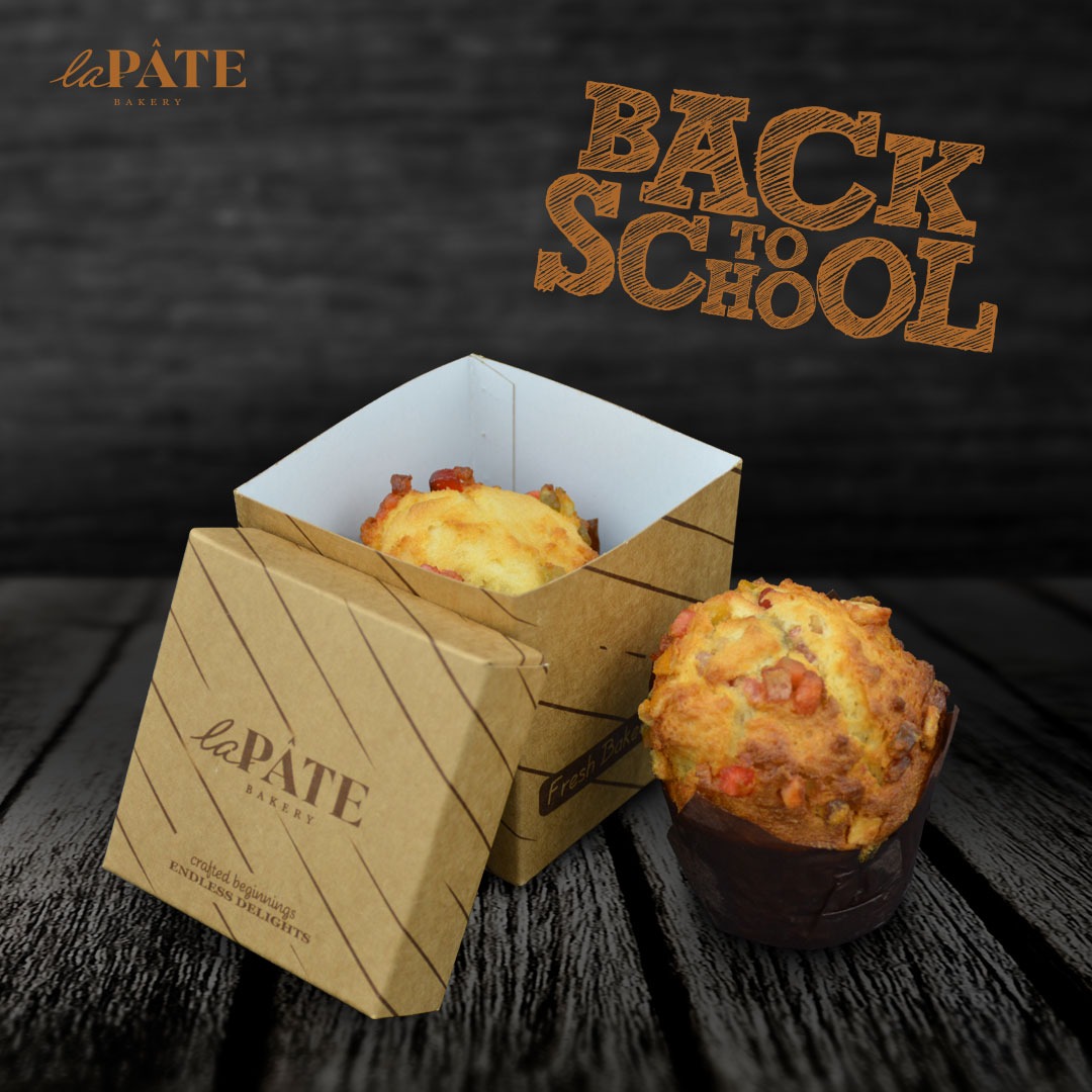 Lapateksa's tweet photo. مافن الفانيليا بالفواكه المسكرة، خيار ممتاز لحلى اللانش بوكس 😍

#lapate #Bakery #cake #Croissant #cafe #coffee #pastry #backtoschool 
#كرواسون #مخبوزات #كيك #قهوة #فريش #مخبوزات #الدمام #الخبر #العودة_للمدارس https://t.co/tm0XCO82os