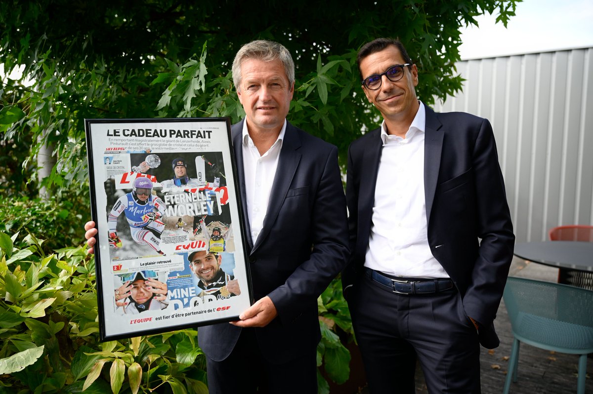 🔴 ESF x L'ÉQUIPE ⚪️

Le groupe <a href="/lequipe/">L'Équipe</a> est fier d'être le nouveau partenaire de <a href="/esf_officiel/">𝗲𝘀𝗳</a>  ⛷️

Une collaboration officialisée aujourd'hui par <a href="/BrecheEric/">Eric Breche</a>, président du SNMSF et <a href="/LaurentPrudhom/">Laurent Prud'homme</a>, directeur général du groupe L'Équipe  🤝