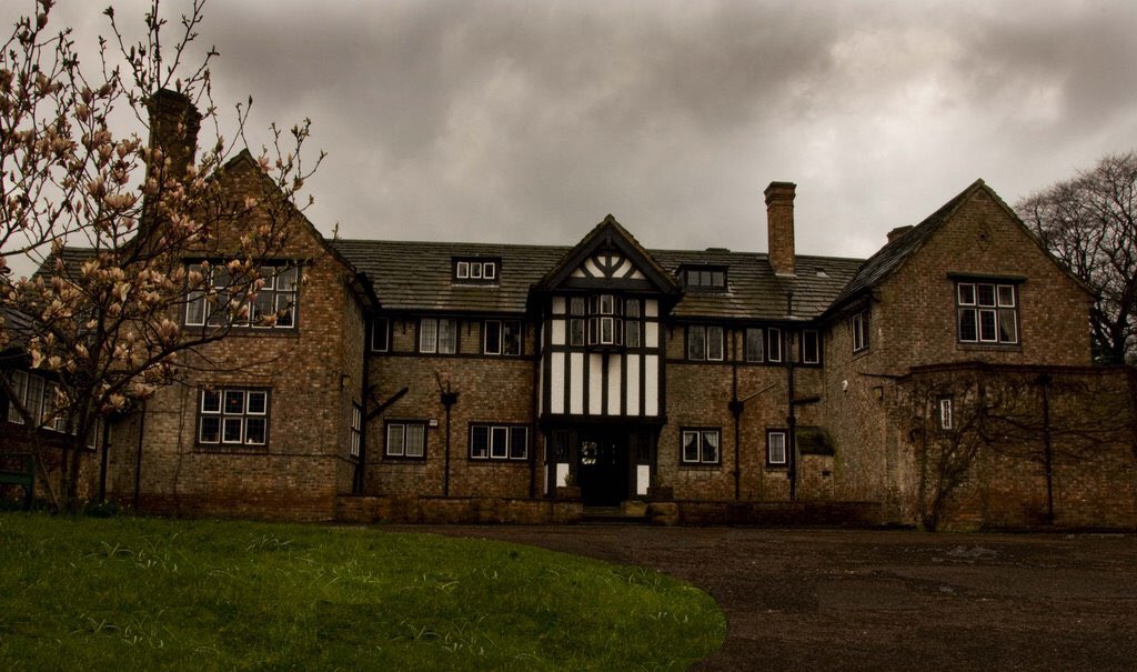 As part of Didsbury Open Doors this weekend NAZARENE COLLEGE, Dene Road, M20 2GU will be open Saturday 10.00 - 15.00, with tours: 11.00, 13.00. This Grade II listed White House Building has many Art Deco features. nazarene.ac.uk/about-us/locat… #Didsbury